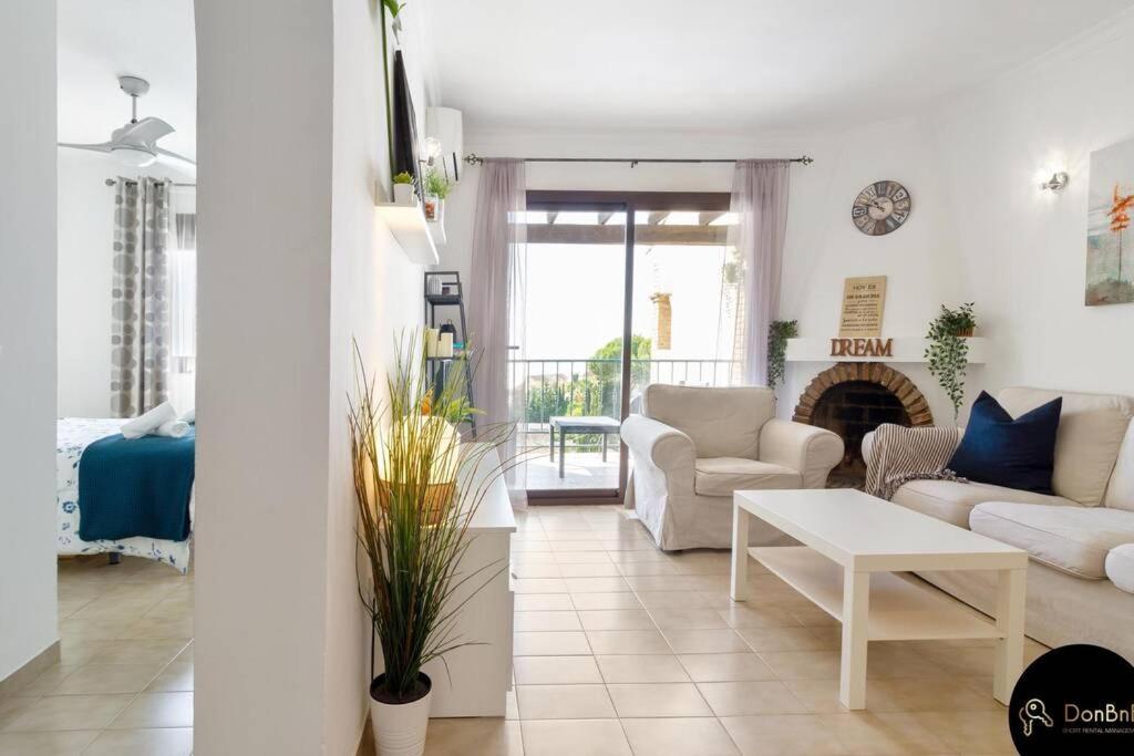 Sea View Apartment In Benalmadena La Capellania Eksteriør billede